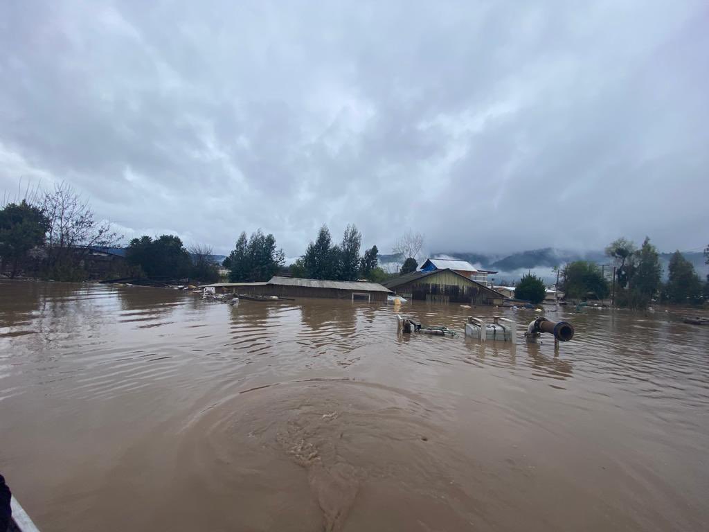Desborde del río Mataquito vuelve a inundar Licantén y agrava emergencia en el Maule 1 F4Jf JsXQAAO1hU