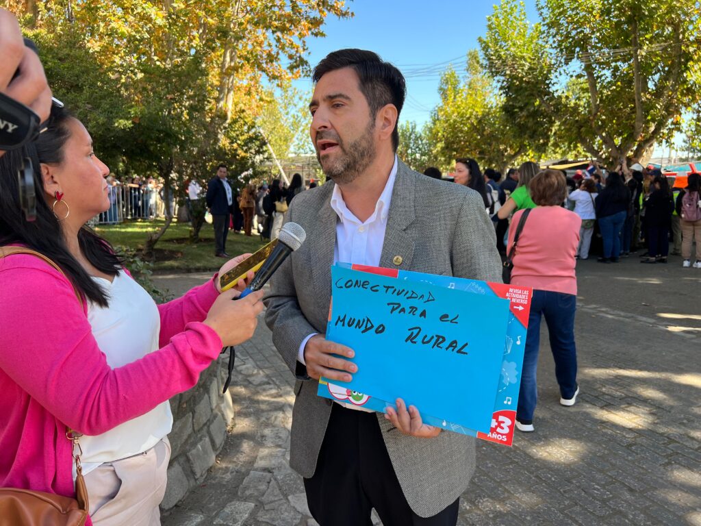 Alcalde de Pelarco expone ante el Presidente Gabriel Boric la falta de conectividad en comunas rurales 1 Bernardo Vasquez. Falta de Conectividad en zonas rurales