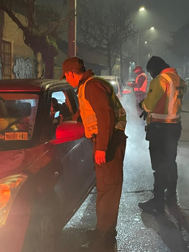 Cuatro detenidos y vehículos retirados de circulación deja fiscalización noctura de Municipalidad de Curicó junto a Carabineros 1 Curico