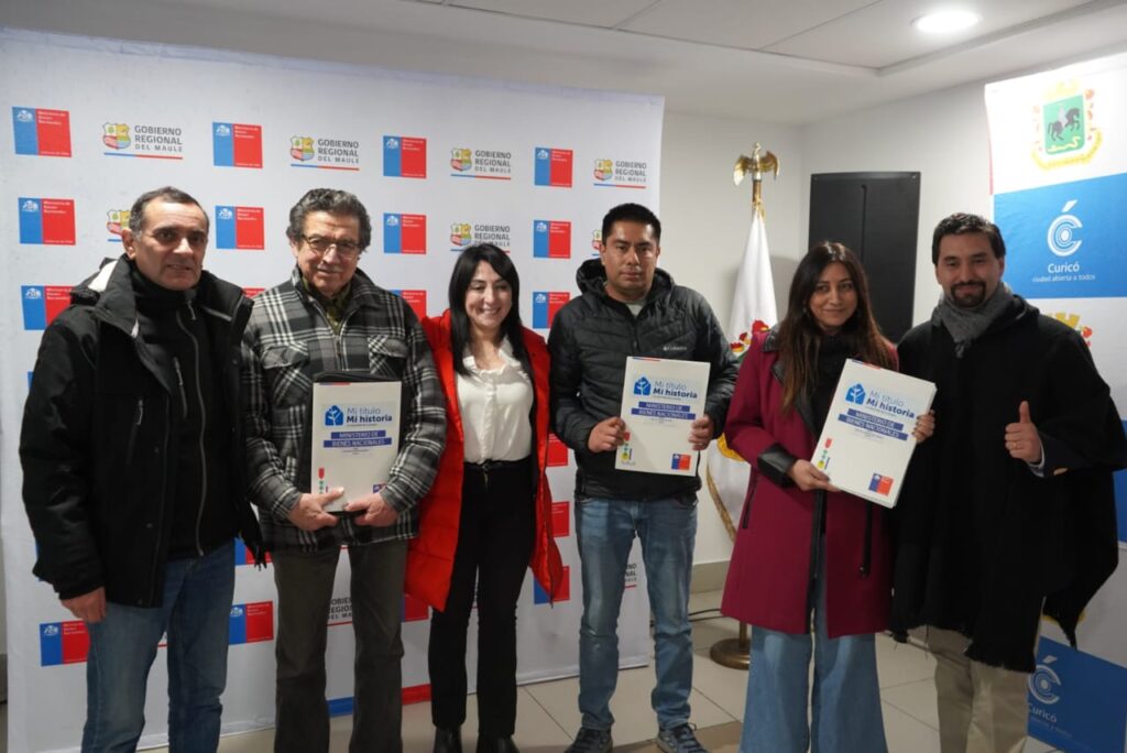 Curicó: Autoridades destacaron entrega de títulos de domonio 1 Footo Titulos de Dominio
