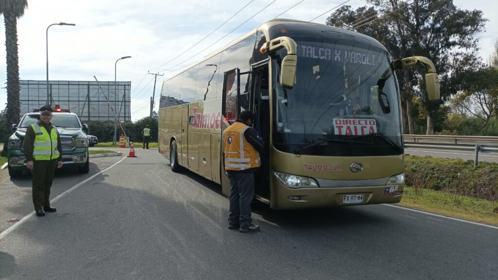 Seremi de Transporte de la Región del Maule y Carabineros buscan evitar trageidas de tránsito durante fin de semana largo 1 WhatsApp Image 2024 08 13 at 17.29.18