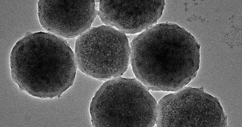 Científicos desarrollan nanorobots que podrían detener hemorragias cerebrales mortales 1 Copia de IMAGEN DESTACADA MEDIAINFO 7 1