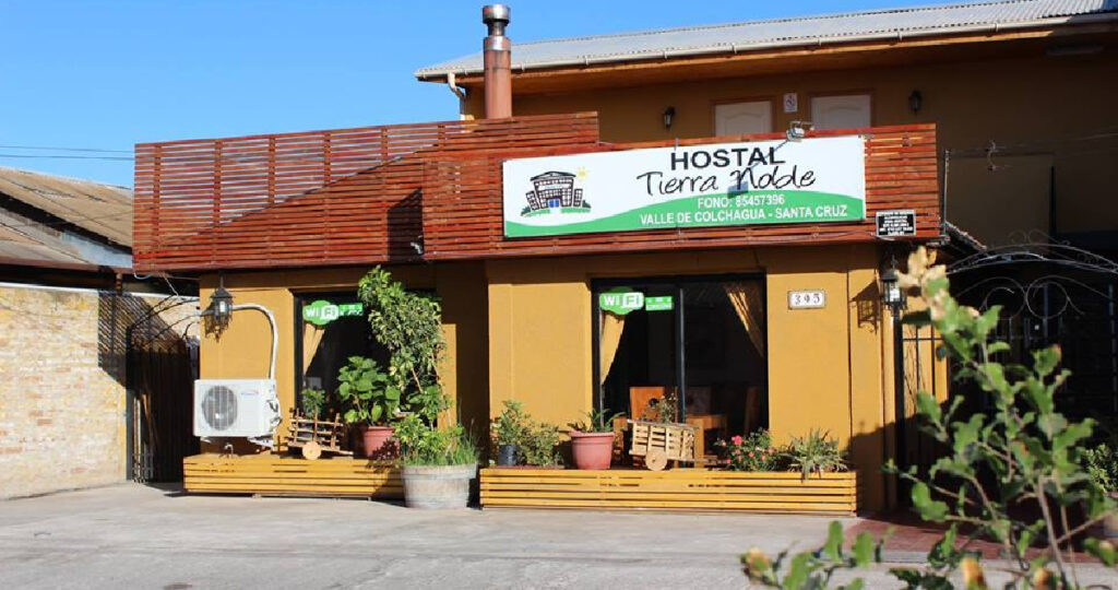 Dueña de hostal en Santa Cruz pide disculpas tras insultos a clientes en Booking 1 Hostal Santa Cruz