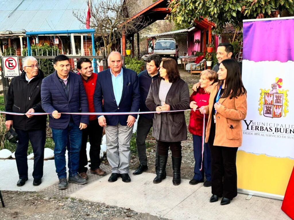 Inauguran proyectos de reposición de veredas y de luminarias en la comuna de Yerbas Buenas 1 WhatsApp Image 2024 09 02 at 16.11.08