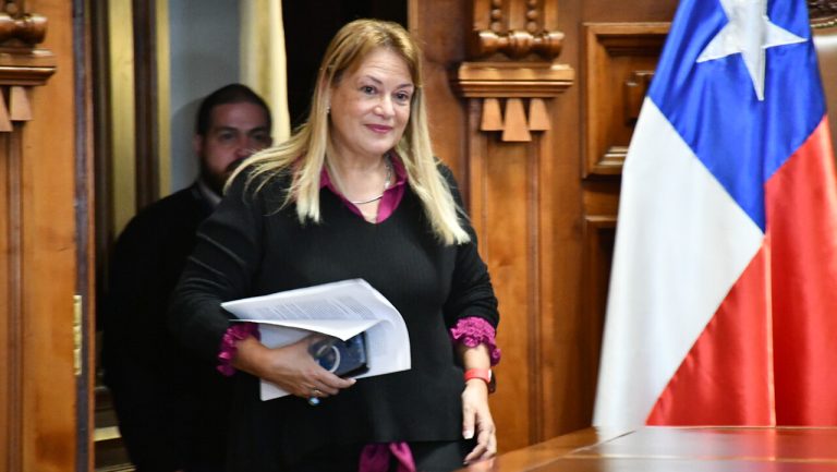 Facultad de Derecho de la PUC suspende a Ángela Vivanco debido a investigación judicial 1 vivanco e1721322736200 768x433 1