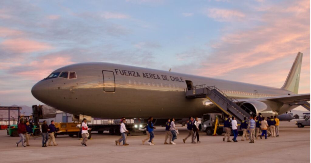 56 extranjeros expulsados del país en vuelo chárter: 910 deportaciones en lo que va del año 1 Copia de IMAGEN DESTACADA MEDIAINFO 5