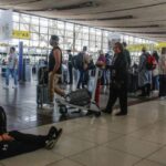 Movilización de trabajadores de aeronáutica causa retrasos y caos en aeropuertos 9 Movilizacion aeropuerto
