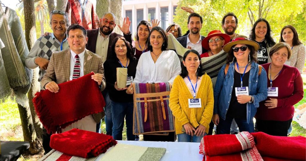 El Maule celebró el Día Internacional de la Artesanía con una intervención en la Plaza de Talca 1 Dia Internacional de la Artesania