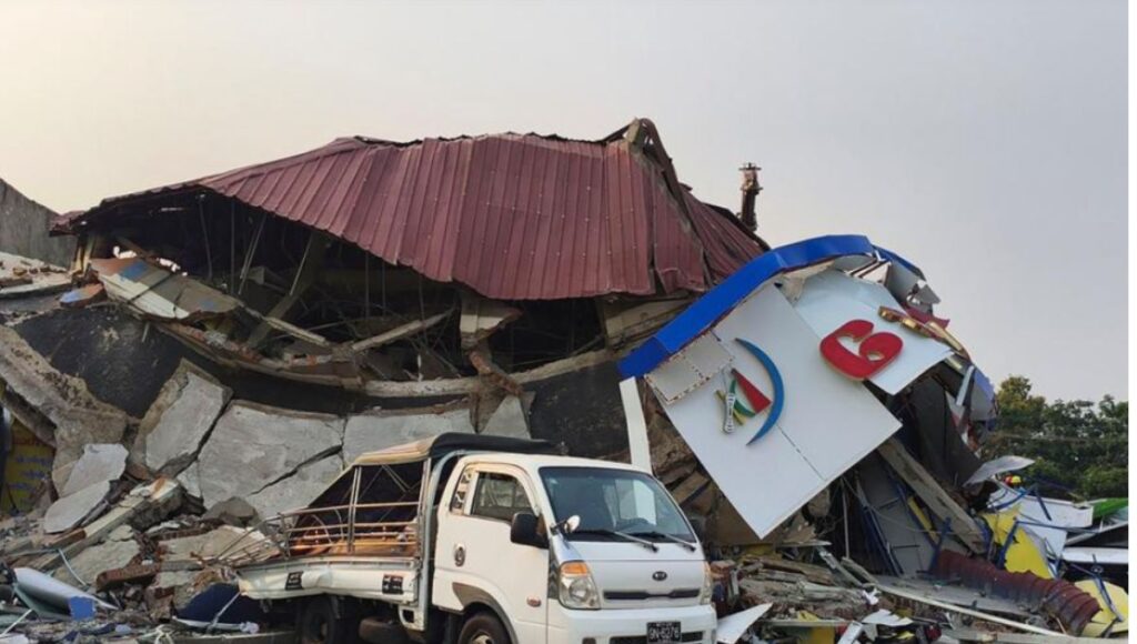 Mas de mil muertos terremoto Birmania