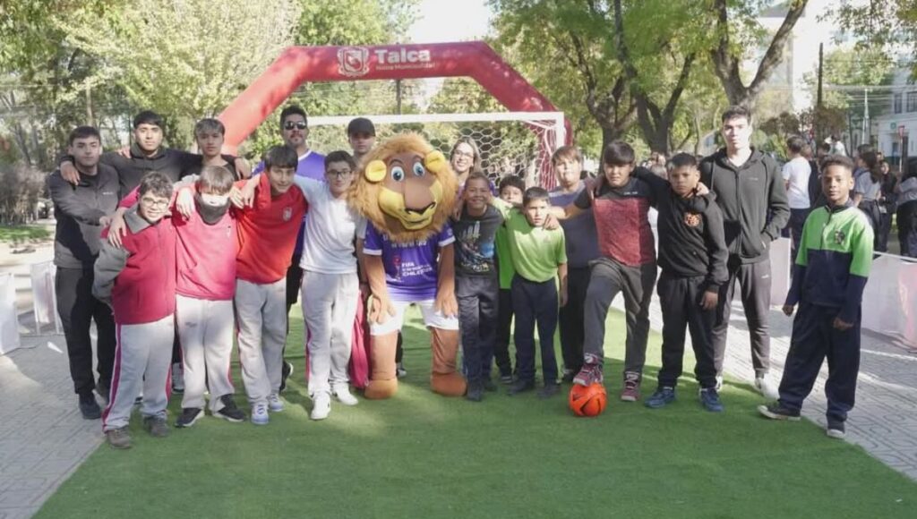 Municipalidad de Talca celebró el Día Mundial de la Actividad Física con más de 1.000 estudiantes en la Alameda 1 actividad fisica Talca