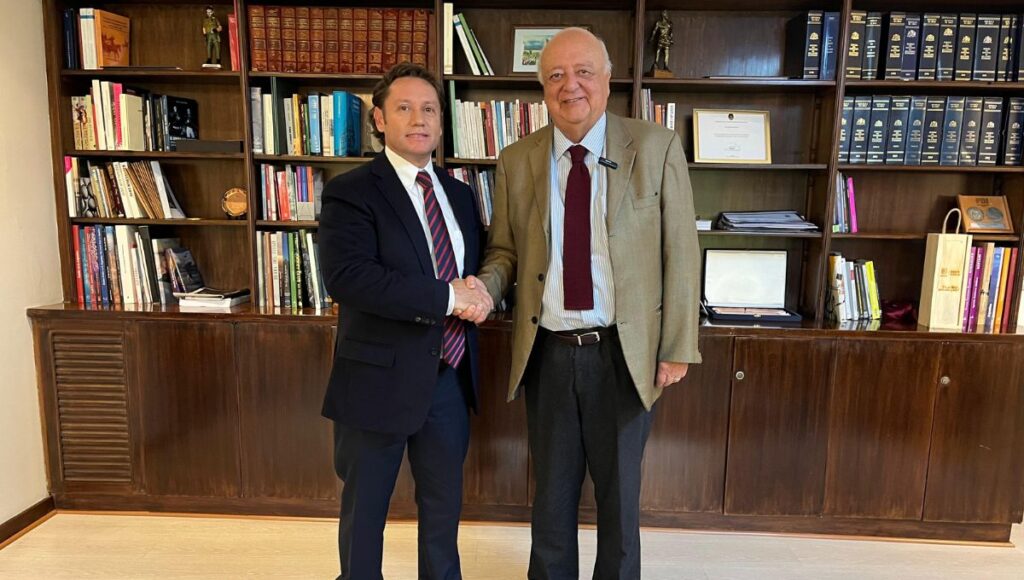 Gobernador Regional Gira por Argentina