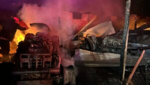 Incendio destruye bodega agricola y provoca millonarias perdidas en sector Los Guindos Curico