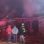 Incendio en Villa Ilusion deja una persona fallecida y tres viviendas destruidas en Talca