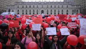 Matronas logran frenar modificacion a la Norma 150 tras movilizacion nacional