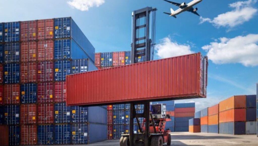PIB de Chile crece 2,3% en el primer trimestre de 2025, impulsado por exportaciones y consumo 1 PIB de Chile crece 23 en el primer trimestre de 2025 impulsado por exportaciones y consumo