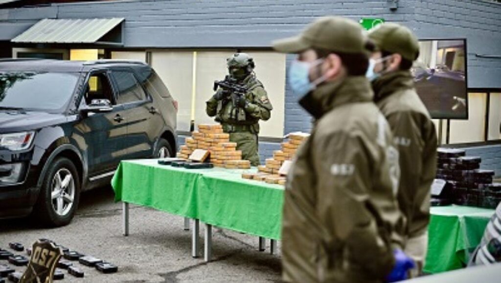 Formalizan a exmilitares y una civil por red de narcotráfico entre Tarapacá y la zona central 1 Formalizan a exmilitares y una civil por red de narcotrafico entre Tarapaca y la zona central