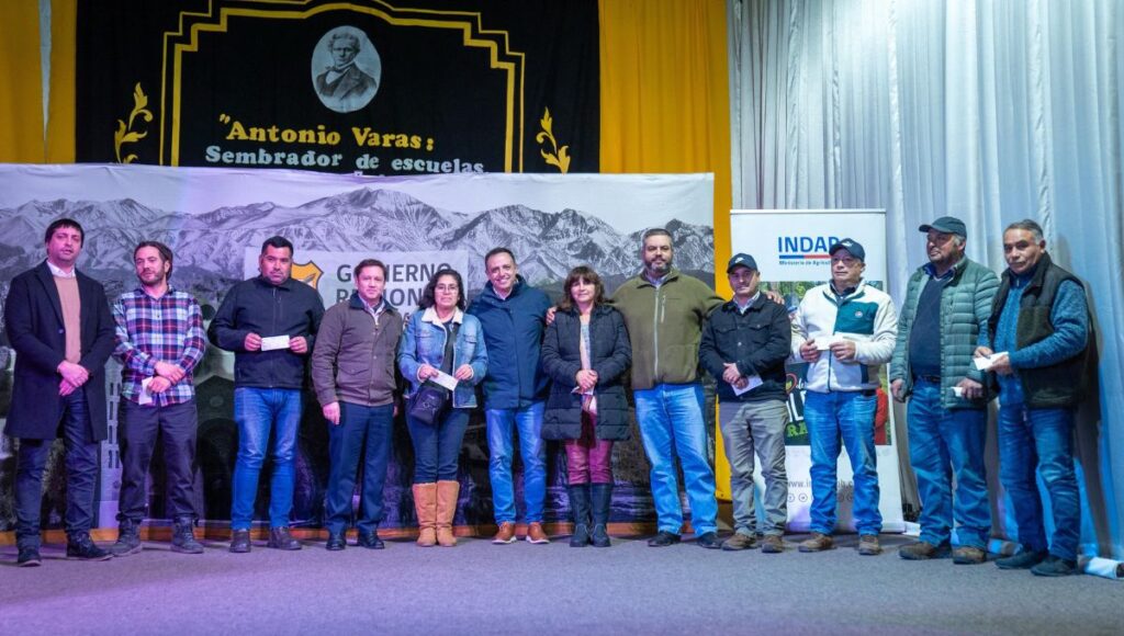 Gobierno del Maule apoya a su campo con incentivos para ganaderos y apicultores de Cauquenes 1 Gobierno del Maule apoya a su campo con incentivos para ganaderos y apicultores de Cauquenes