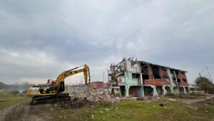 Se inicia etapa final de demolicion en Villa Las Americas para dar paso a nuevo plan urbano habitacional