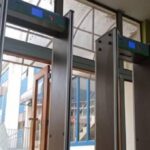 Comisión de Seguridad aprueba proyecto que permite instalar detectores de metales en colegios y centros de salud 12 Comision de Seguridad aprueba proyecto que permite instalar detectores de metales en colegios y centros de salud