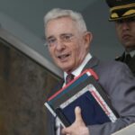 Condenan a Alvaro Uribe por soborno y fraude procesal en historico fallo judicial en Colombia