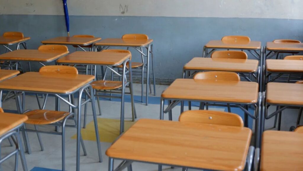 Gobierno suspende clases en comunas costeras desde Arica a Los Lagos por alerta de tsunami 1 Gobierno suspende clases en comunas costeras desde Arica a Los Lagos por alerta de tsunami
