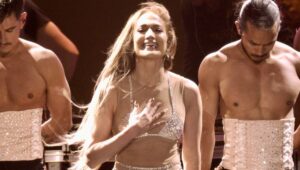 Jennifer Lopez canta Gracias a la vida en Espana pero medios confunden a Violeta Parra con Mercedes Sosa