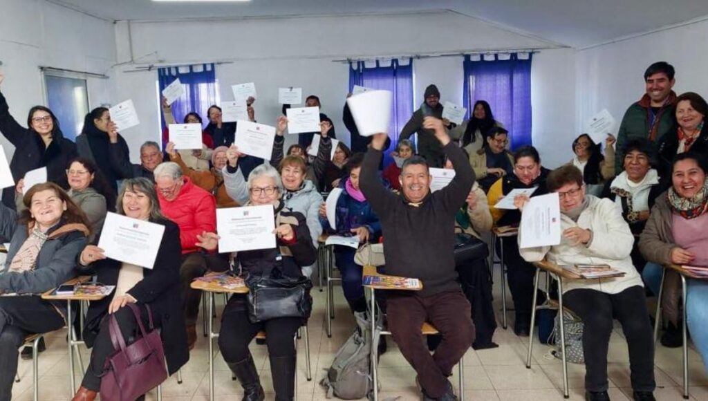 Mas de 50 dirigentes sociales de San Clemente se capacitaron en Escuela de Formacion Social impulsada por la Seremi de Gobierno