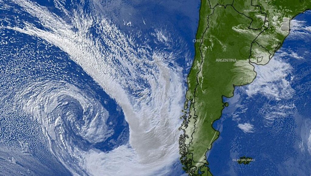 Río atmosférico de categoría 4 afectará a 13 regiones del país con lluvias que superarían los 200 mm 1 Rio atmosferico de categoria 4 afectara a 13 regiones del pais con lluvias que superarian los 200 mm