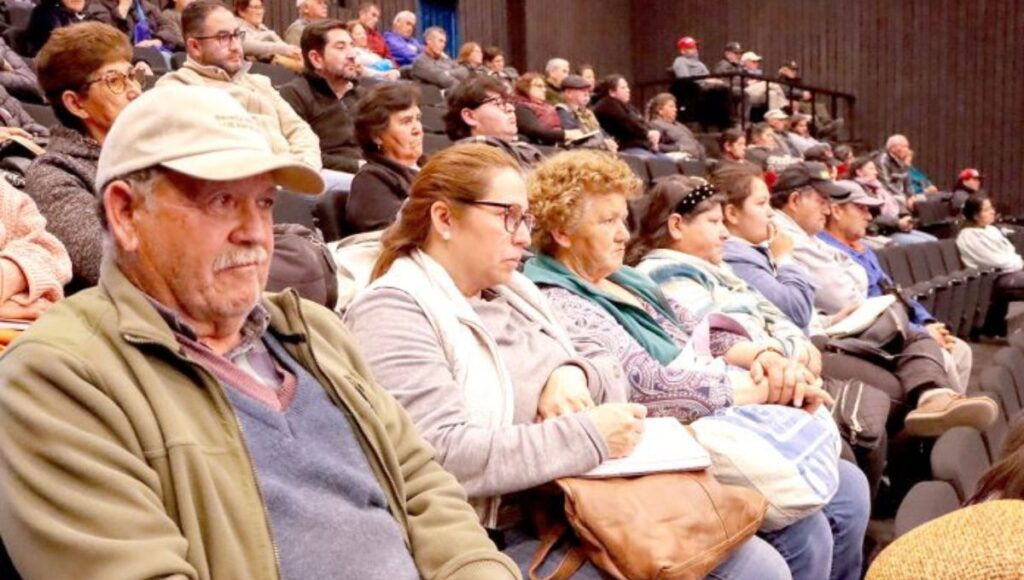 Constitución impulsa la formalización del comercio con seminario dirigido a feriantes 1 Constitucion impulsa la formalizacion del comercio con seminario dirigido a feriantes