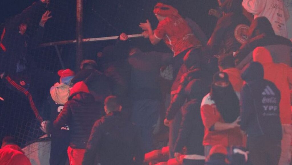 Embajador Viera-Gallo confirma estado grave de hincha de Universidad de Chile 1 Embajador Viera Gallo confirma estado grave de hincha de Universidad de Chile