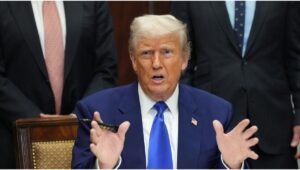 Trump redefine politica arancelaria global con nuevas ordenes ejecutivas