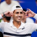 Alejandro Tabilo conquista el ATP 250 de Chengdu y vuelve al Top 100 mundial