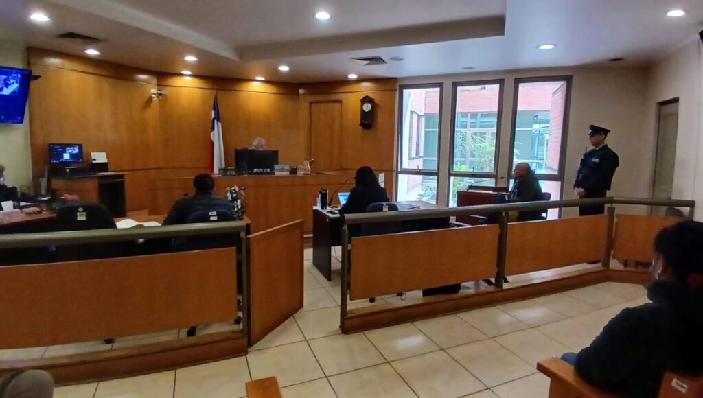 Formalizan a hombre por usurpación de funciones tras ser fiscalizado con luz policial en Talca 1 Formalizan a hombre por usurpacion de funciones tras ser fiscalizado con luz policial en Talca