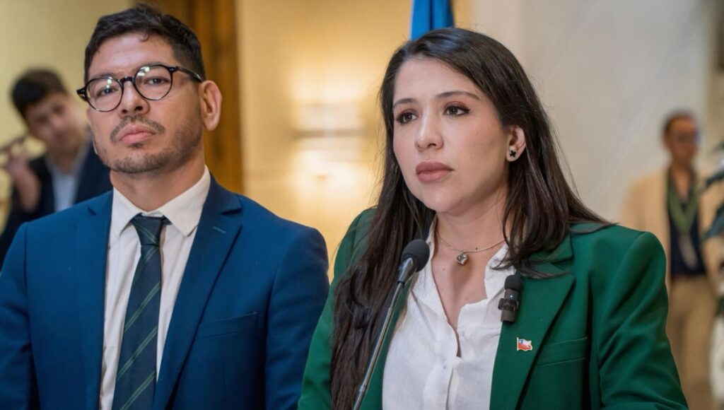 PDI confirma robo y agresion a diputada Veloso anuncia querella contra red de bots y emplaza a Canal 13