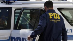 Detienen a menor involucrado en robo con intimidacion y posterior incendio de vehiculo en Talca