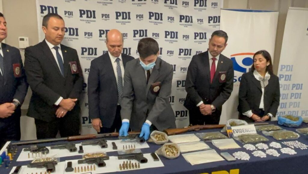 Detienen en Punitaqui a ciudadano colombiano prófugo por tráfico de drogas investigado por la Brigada de Homicidios de Linares 1 Detienen en Punitaqui a ciudadano colombiano profugo por trafico de drogas investigado por la Brigada de Homicidios de Linares