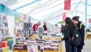 FILIT 2025 convierte la Alameda de Talca en el epicentro del libro el arte y la imaginacion
