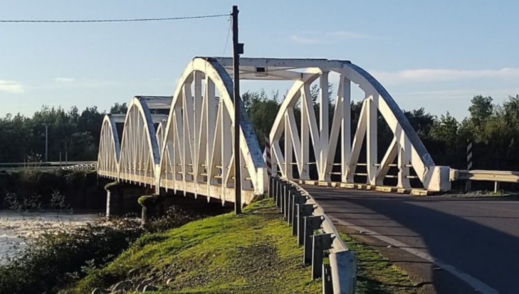 Ministerio de Obras Publicas inicia plan de conservacion de puentes clave en la Region del Maule