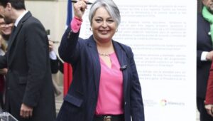 Partido Liberal deja fuera a Jeannette Jara de su franja parlamentaria y el comando refuerza nueva imagen de campana