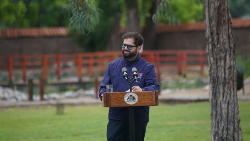 Presidente Boric anuncia aumento del bono de riesgo para Carabineros al maximo permitido por ley