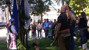 Maule celebra su primera Muestra de Arte y Cultura Indigena en la Plaza de Armas de Curico