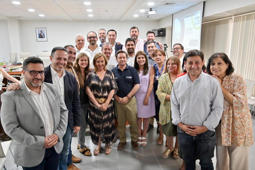 Gobierno del Maule primera región en celebrar convenio para disminuir las listas de espera en salud 1 WhatsApp Image 2026 01 14 at 14.23.50 1024x682 2