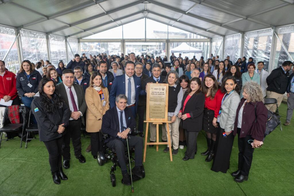 Rodrigo Wainraihgt y ministra de Salud
